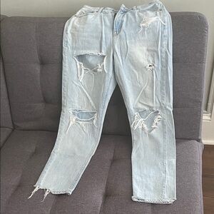 American Eagle Outfitters Light Wash Ripped Jeans